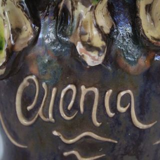 Botijo en ceramica de Cuenca Bucaro Casas Colgadas