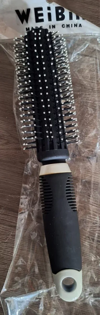 Lotto 25 Spazzole per Capelli Nuove