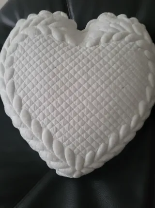 Cuscino a forma di cuore imbottito