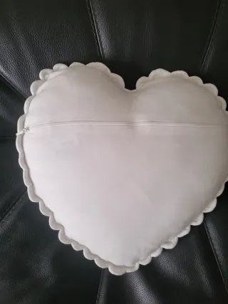 Cuscino a forma di cuore imbottito