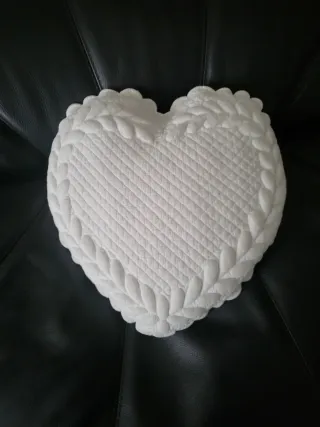 Cuscino a forma di cuore imbottito