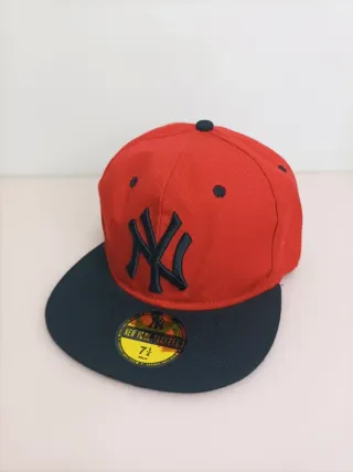 Gorra New York Yankees 7 1/4 Roja y Negra