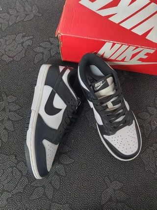 Nike Dunk Low Blanco y Negro Talla 42.5