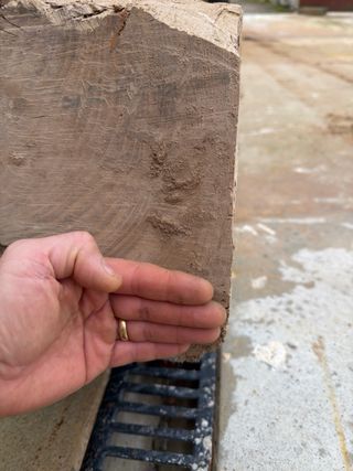 Viga de roble viejo de 7 metros de longitud.