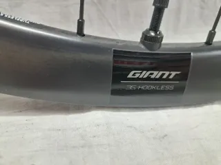 GIANT SLR1 36 HOOKLESS