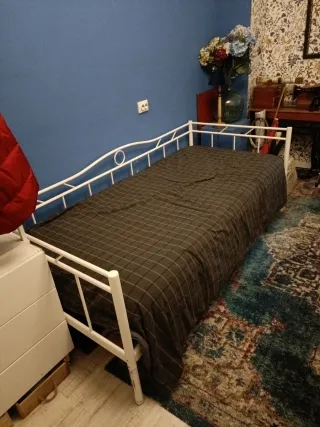 Estructura de cama Ikea metálica