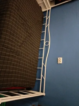 Estructura de cama Ikea metálica