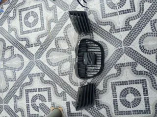 Parrilla Seat Ibiza 6L