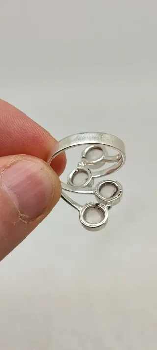 Anillo de Plata y Cuarzo Rosa.