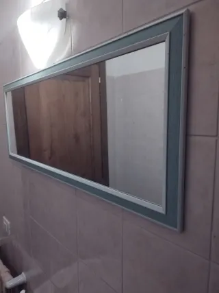 Specchio da parete grigio e verde acqua