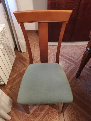 8 Sillas de comedor madera y tela