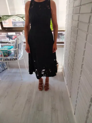 Vestido negro de encaje