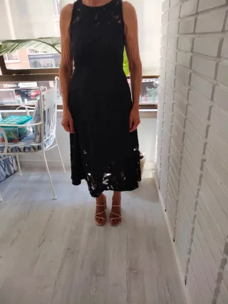 Vestido negro de encaje