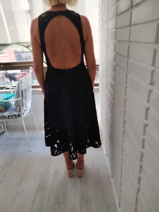 Vestido negro de encaje