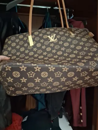 Bolso de vestir tipo Louis Vuitton marrón