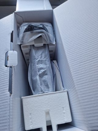 PlayStation 5 pro, mando y auriculares inzone H5