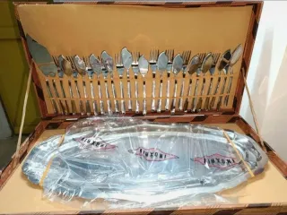 Set Posate Acciaio Inox con Vassoio