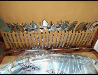 Set Posate Acciaio Inox con Vassoio