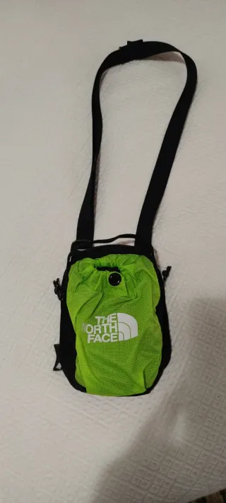 Bolsito The North Face verde y negro
