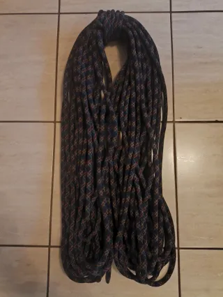 Cuerda de escalada. NO APTA PARA ESCALAR.