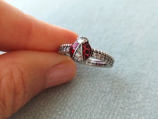 Anillo de mariquita con circonitas plata de ley