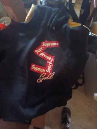 Felpa Kappa nera e felpa supreme