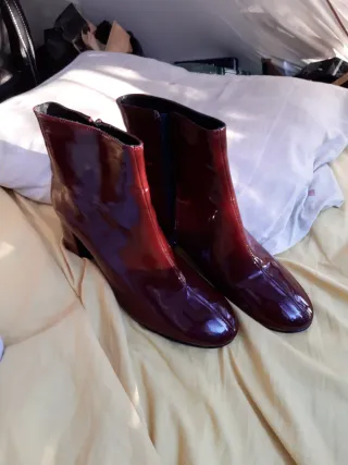 Botines rojos charol tacón