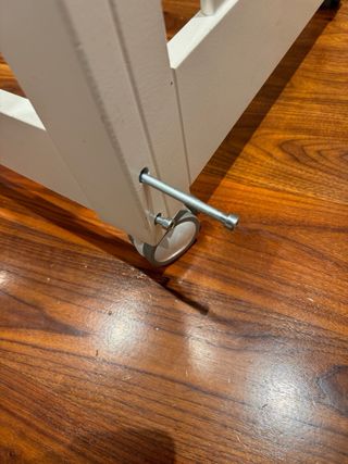 Minicuna blanca con ruedas