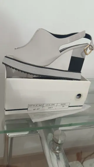 Sandalias de cuña grises talla 38