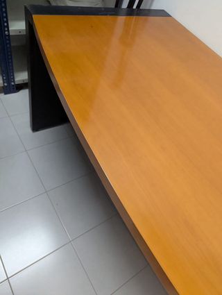 Mesa grande de oficina profesional madera y metal
