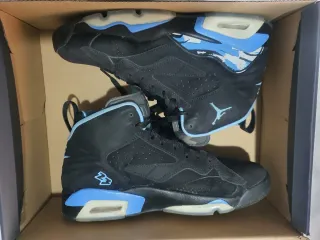 Zapatillas Jordan Negras y Azules