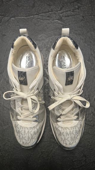 Zapatillas Michael Kors Plata y Blanco