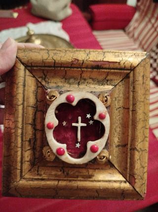 Relicario antiguo dorado