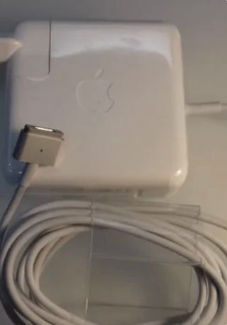 Cargador Original Macbook Pro y Air Como nuevo.