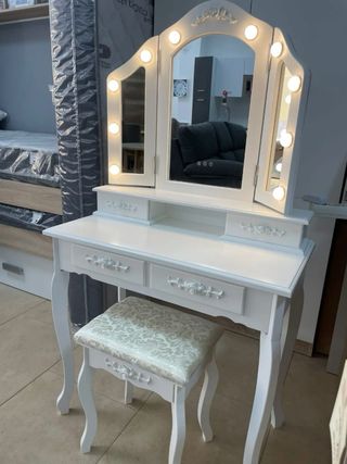 Tocador blanco con luces LED y espejo
