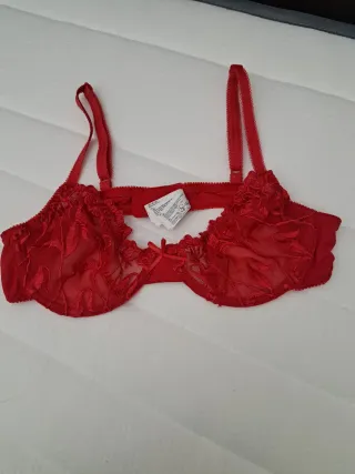 Reggiseno rosso pizzo floreale