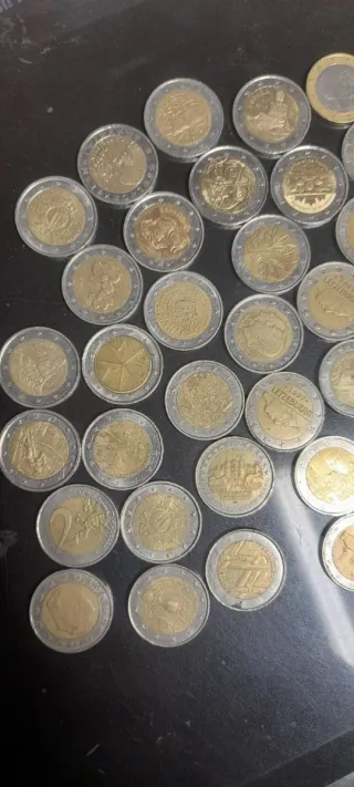 Monedas de 2 euros 1 euro y mas