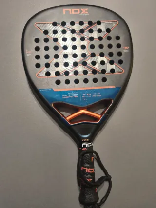 Pala de pádel NOX AT10 Genius 18K