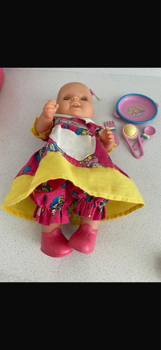 Muñeca Baby Mío con accesorios años 80