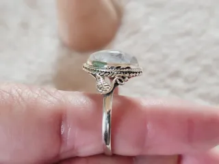 Anillo Plata y Piedra Luna Marquise