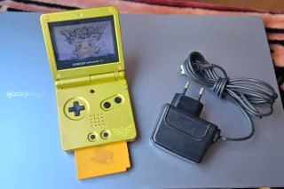 Nintendo Game Boy Advance SP Dorada