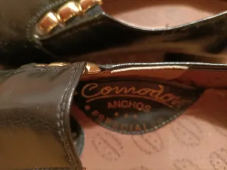 Zapatos Negros Talla 38 con Detalle Dorado