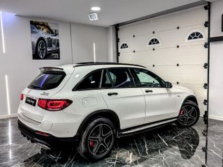 Mercedes-Benz GLC SUV 300DE AMG