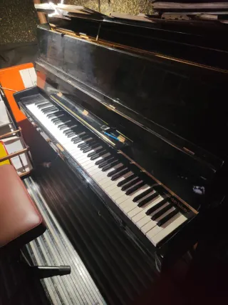 Piano alemán marca RONISCH modelo De Luxe