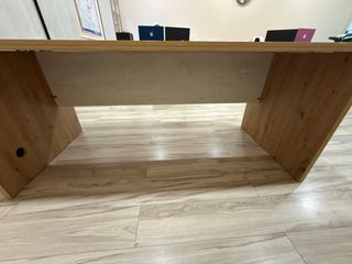 Mesa de escritorio moderna