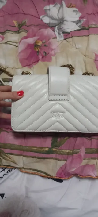 Borsa Pinko bianca con dettagli dorati