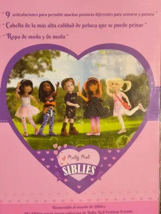 Muñeca Bailey Ruby Red Siblies