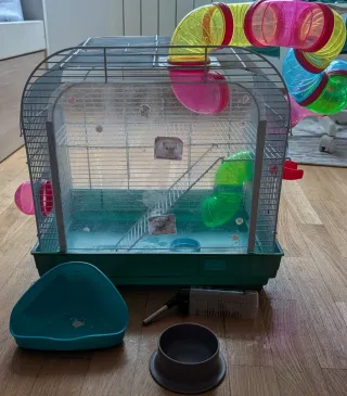Jaula para hámster con accesorios