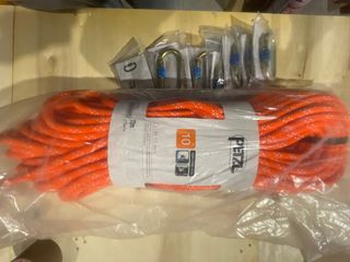 Cuerda Petzl 70m 10mm y 10 Mosquetones