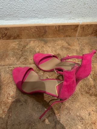 Sandalias Stradivarius rosas